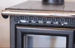 EEK A - Kleiner Dreischeiben-Kaminofen 304-3D Mit Herdplatte - 7,23 KW -Kaminöfen Verkaufsgeschäft 21122211222