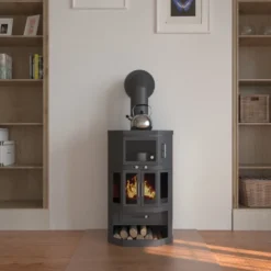 EEK A Kaminofen Mit Backfach+Herdplatte Victoria Taro 2F, Schwarz – 9,53 KW -Kaminöfen Verkaufsgeschäft Taro2Forno front800px